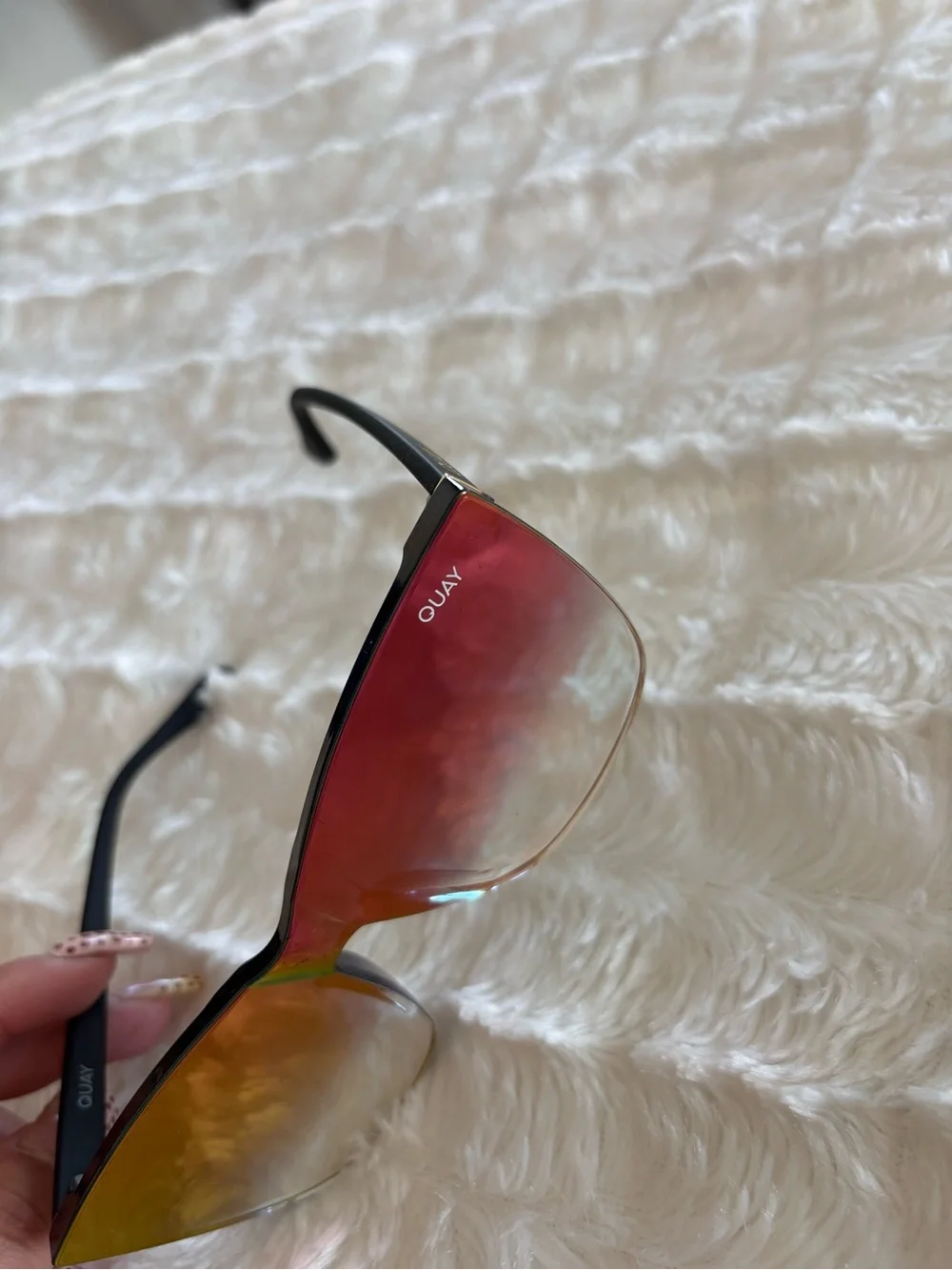 Quay Australia stylish shield